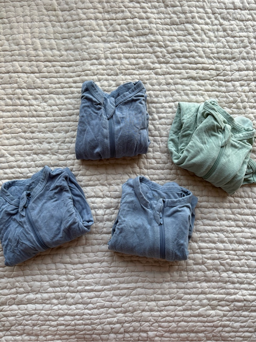 [3-6] 4x Kyte Baby Zip-Up Footie Pajamas Onesie (long)